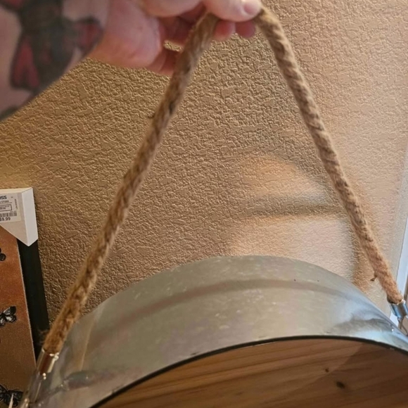 New wall shelf organizer( packaging around ripped off) - Picture 1 of 5